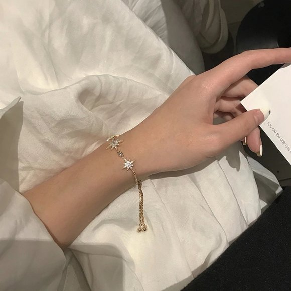 *NEW Yellow Gold Diamond Star Bracelet - Picture 4 of 12